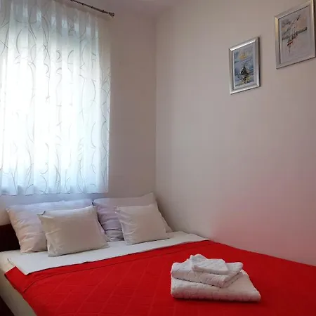 Brand New Place 公寓 *